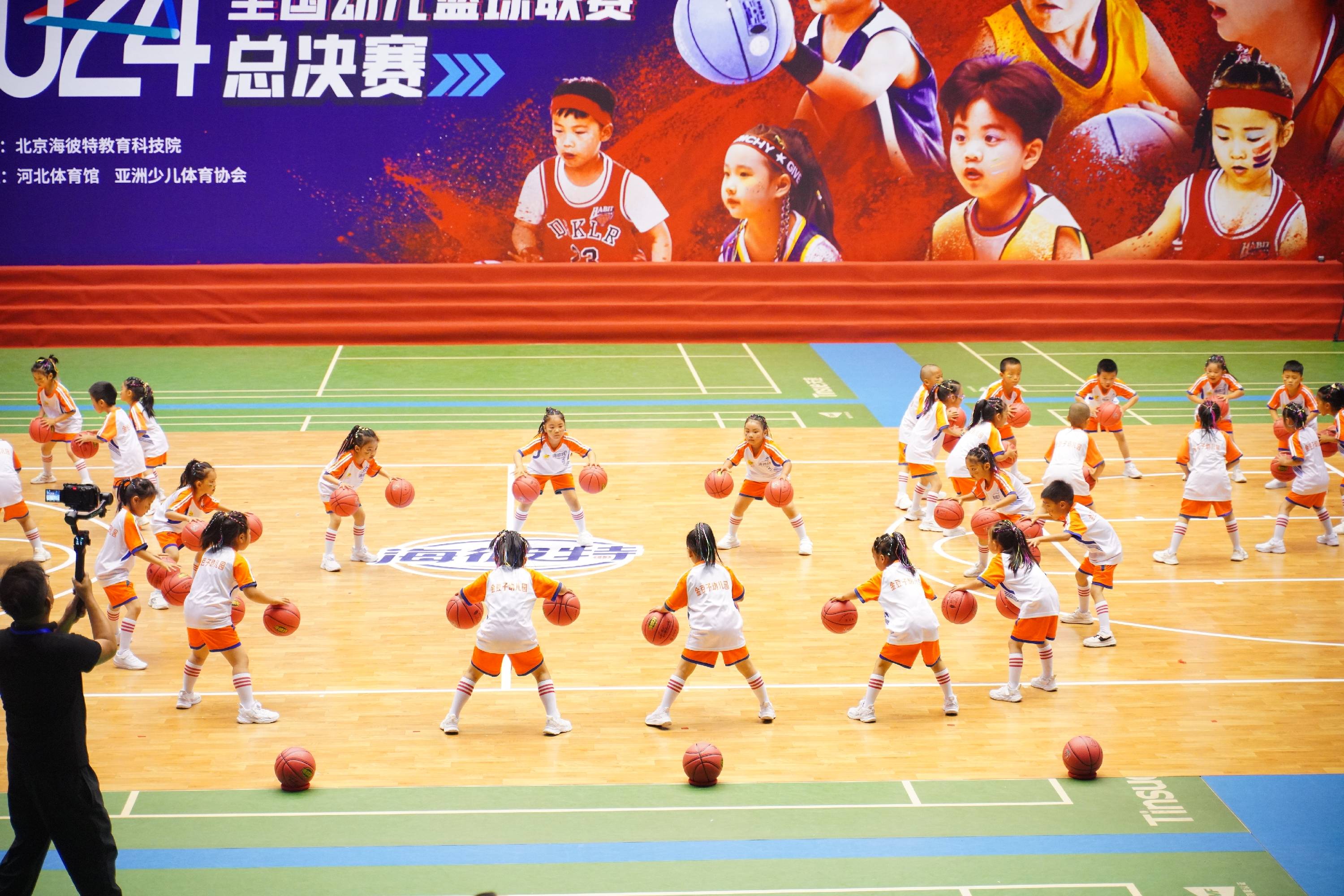 关于青少年篮球竞技水平持续提升，国际交流不断加强的信息