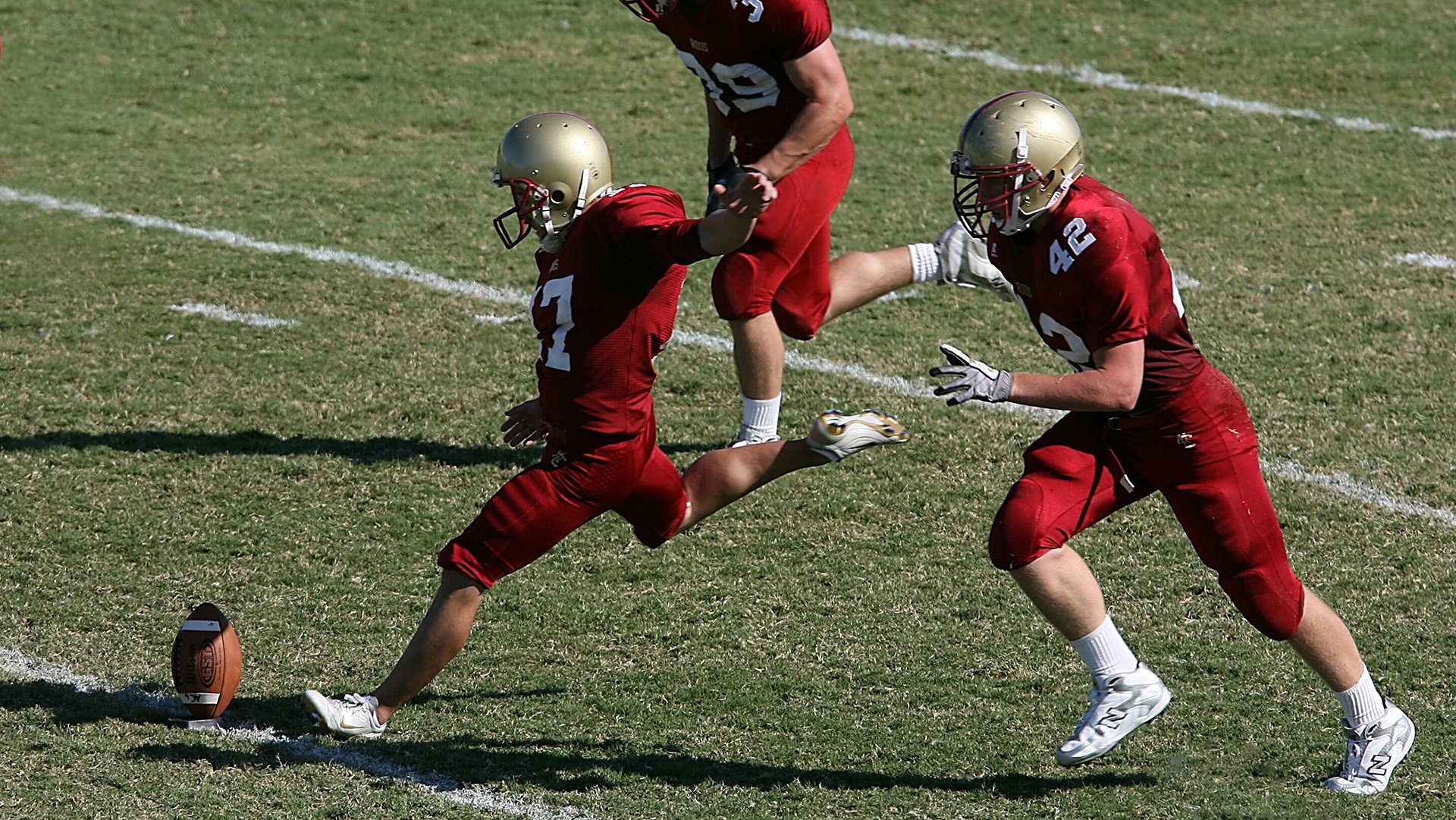线上线下一体化打造全场景体育体验，推动全民健身热情，线上线下一体化宣传语